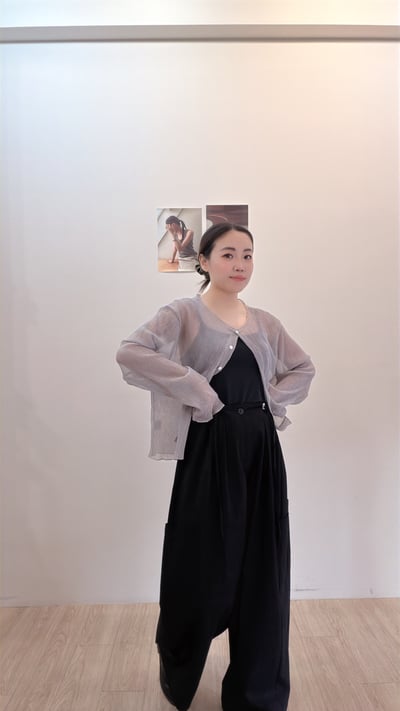 透感捲邊壓紋開釦衫4