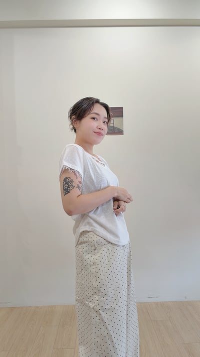 花邊v領衫4