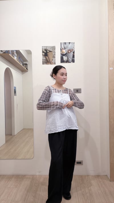 綁帶格紋排扣透膚衫5