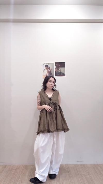 波點花邊v領背心4