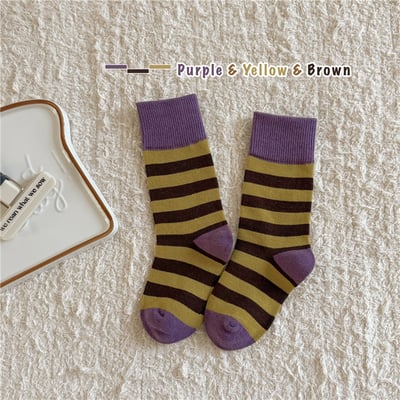 韓系學院風條紋中筒襪11
