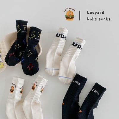 個性運動風中筒襪四雙一組3