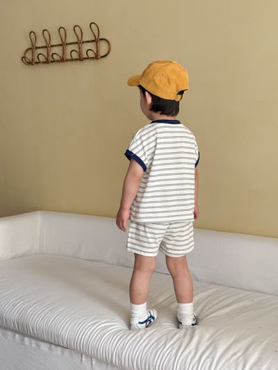 六隻小魚條紋套裝9