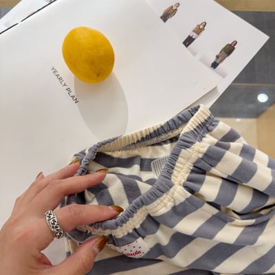 韓系粗條紋縮口休閒棉褲10