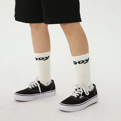 個性運動風中筒襪四雙一組5