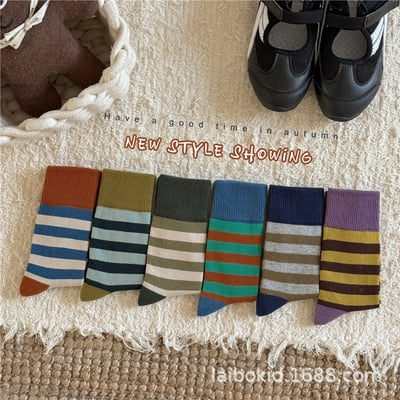 韓系學院風條紋中筒襪4