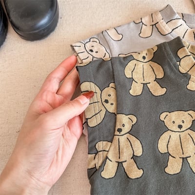 *門市熱銷*韓版高磅數滿版小熊落肩上衣5