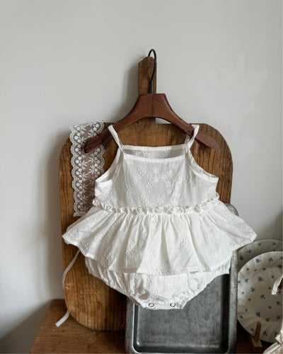 韓系碎花細肩帶包屁衣13