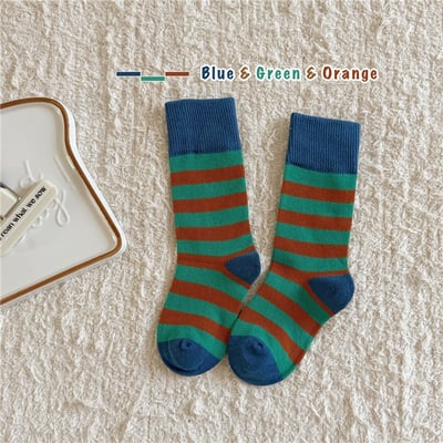 韓系學院風條紋中筒襪7