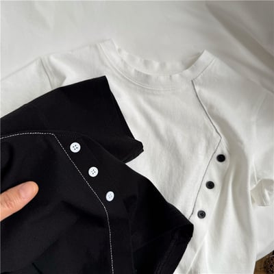 韓系特色斜拼釦上衣2