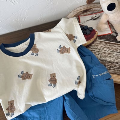 門市熱銷-滿版小熊滾邊短T1