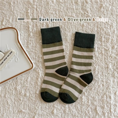 韓系學院風條紋中筒襪8