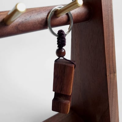 《原木手機支架鑰匙圈》5