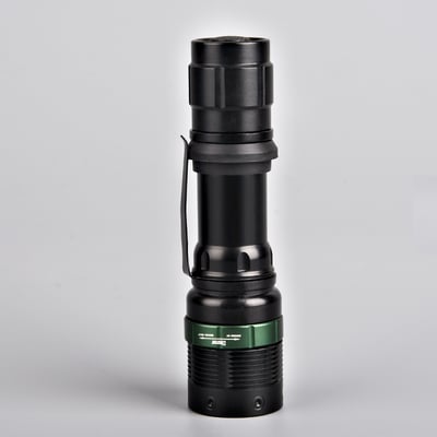 《Q5 LED戰術強光手電筒》機械無段變焦/遠射充電/186505