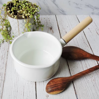 《日系加厚琺瑯雙漏嘴木柄鍋》15cm/1100ml2