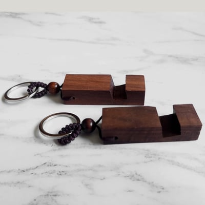 《原木手機支架鑰匙圈》12