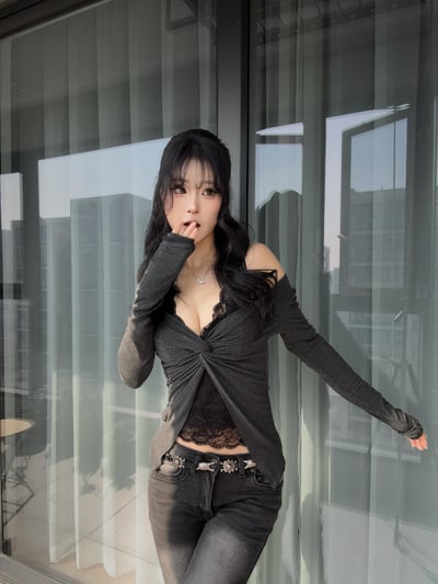 韩系蕾絲掛脖假兩件修身上衣3