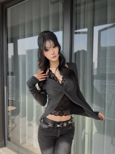 韩系蕾絲掛脖假兩件修身上衣5