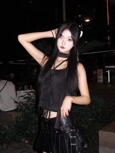 【韓代】蝴蝶綁帶掛脖上衣1