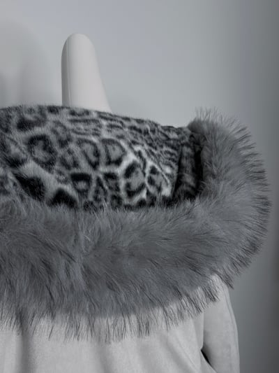 重磅！質感灰色豹紋巨大毛邊外套13