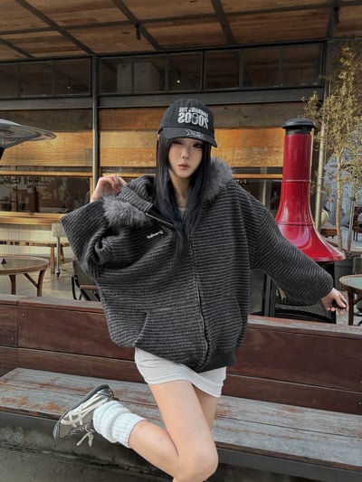 冬季高階條紋大毛連帽外套1