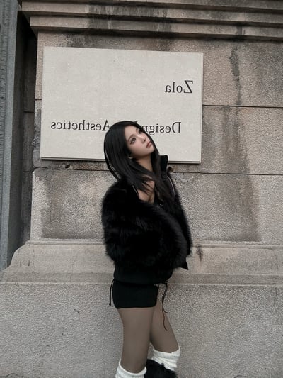 高級感御姐黑毛高領外套6