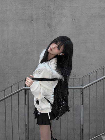 雪白復古字母毛邊連帽外套7