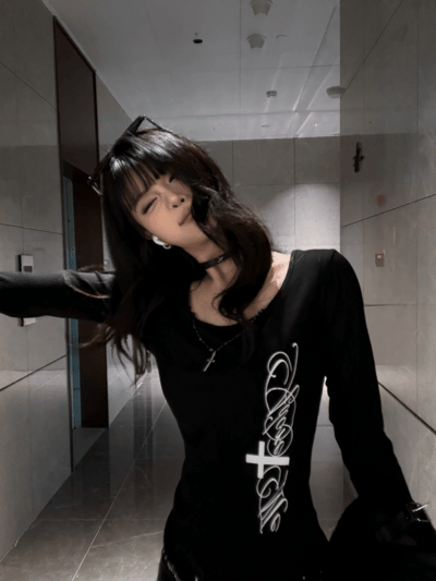 氛圍感美式十字辣妹親膚上衣+掛飾9