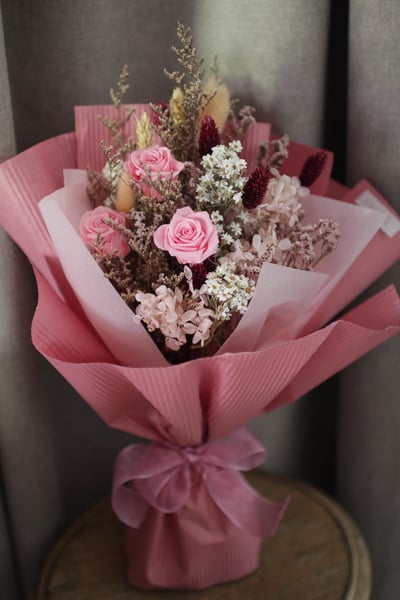 永生玫瑰花束 / 中 / 明亮粉紅 NT16802