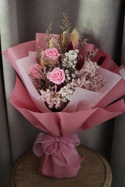 永生玫瑰花束 / 中 / 明亮粉紅 NT16801