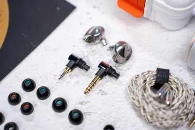 Space In Ear 聲學奇點 Oumuamua 奧陌陌 動圈入耳式耳機 耳道式耳機3