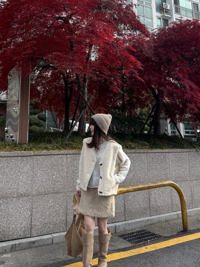 現貨 AY15 貴氣節日感毛毛短裙 2色 SM10