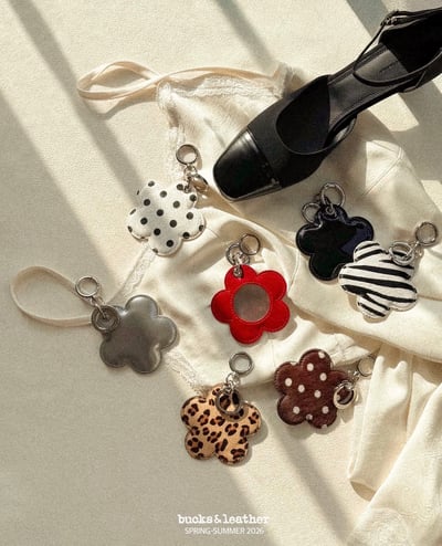 B50 Bucks&Leather 26年新款！詢問度超高！花花/愛心 鏡子鑰匙圈4