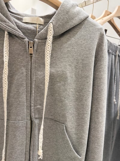 BB11 細節加分小刺繡lace緞帶連帽外套/長褲set (整套賣場)2