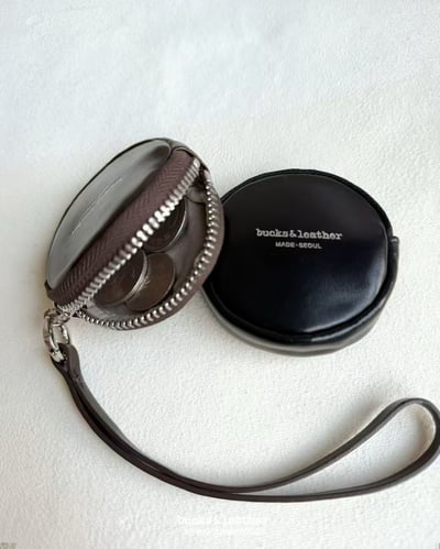 B41 Bucks&Leather 26年新色！光滑亮面馬卡龍圓形零錢包5