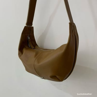 B22 Bucks&Leather 小銀標半月餃子包14