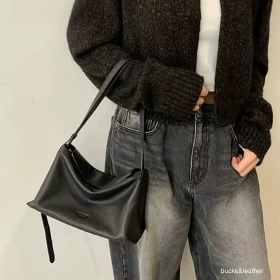 B8 自留！Bucks&Leather 中款'底部加寬'磁吸扣枕頭包16