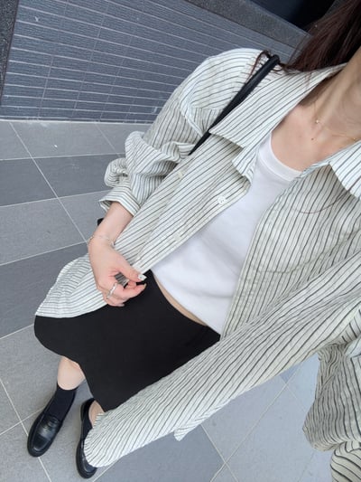 現貨 AU13 輕薄小標直紋襯衫 2色6