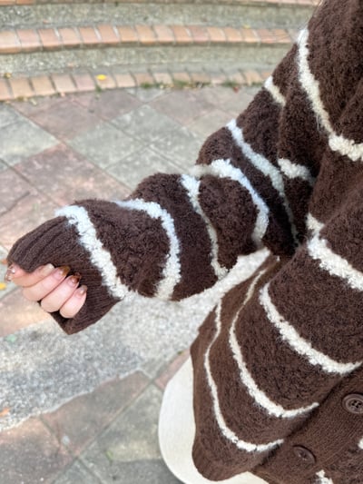 現貨 AZ04 自留！可愛捲捲毛條文罩衫 2色14