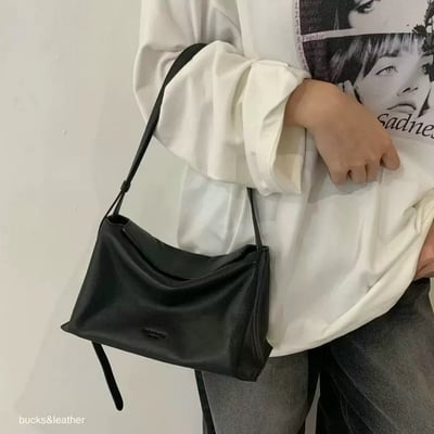 B8 自留！Bucks&Leather 中款'底部加寬'磁吸扣枕頭包20