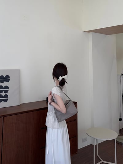 B8 自留！Bucks&Leather 中款'底部加寬'磁吸扣枕頭包5