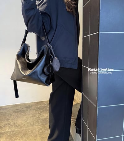 B37 Bucks&Leather  26年新款！大款 牛皮光滑亮面拉鍊托特包10