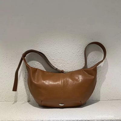 B22 Bucks&Leather 小銀標半月餃子包11