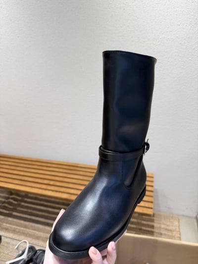 BB16 低跟軟皮革中筒靴 23-2555