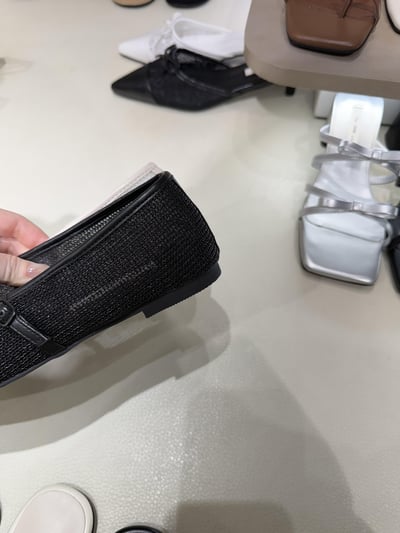 BB15 搭配小亮點！軟底簍空娃娃鞋 2色 225-254