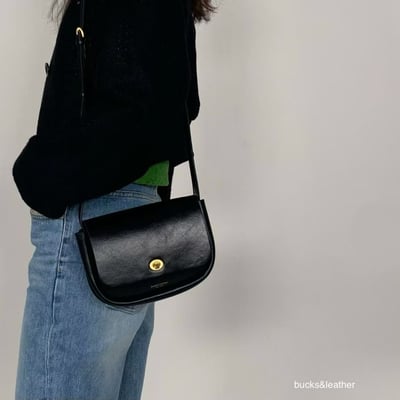 B43 Bucks&Leather 小轉扣羊皮斜背包 2色10