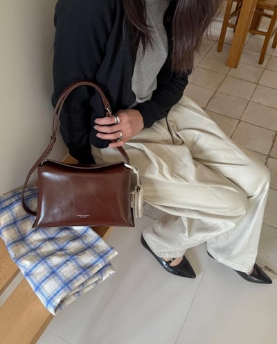 B52 Bucks&Leather  26年新皮革新色！中款 磁吸枕頭包10