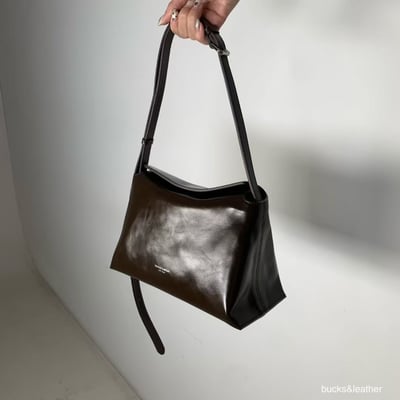 B52 Bucks&Leather  26年新皮革新色！中款 磁吸枕頭包20