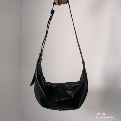 B22 Bucks&Leather 小銀標半月餃子包16