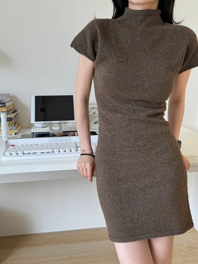 現貨 BEST！回歸) 合身微辣半袖小高領洋裝 2色1